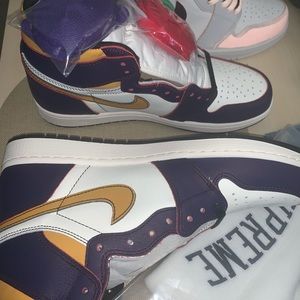 Nike LA TO CHICAGO sz 10.5 /Nike NYC TO PARIS 10.5